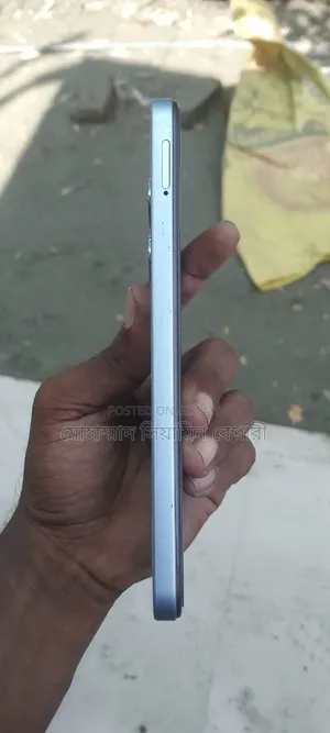New Helio 128 GB Silver