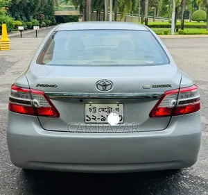 Toyota Premio 1.5 Two-Wheel Drive 2012 Silver