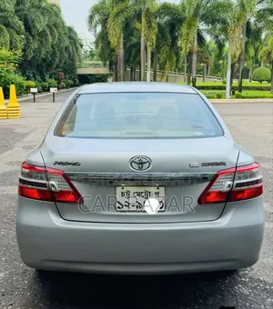 Toyota Premio 1.5 Two-Wheel Drive 2012 Silver