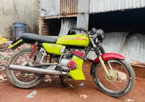 ইয়ামাহা আর ১ ১৯৯৬ ইয়েলো