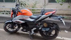 সুজুকি গিক্সার ২০২৪ সিলভার