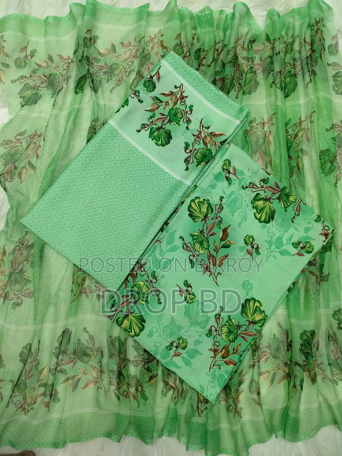 ইন্ডিয়ান রিসিকা সিল্ক আনস্টিচ থ্রি পিস
