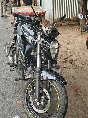 সুজুকি গিক্সার ২০২৪ ব্ল্যাক