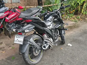 সুজুকি গিক্সার ২০২৪ ব্ল্যাক