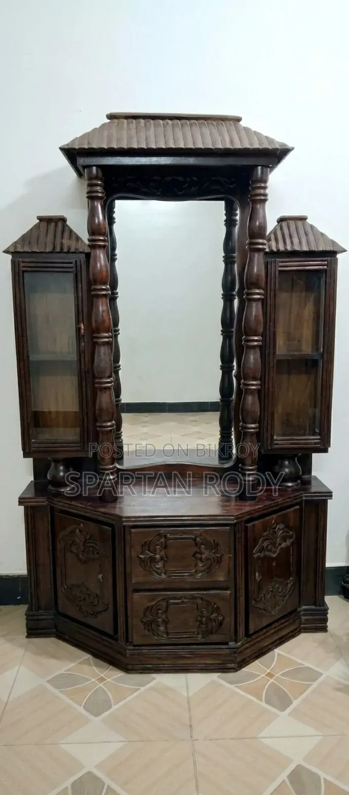 উডেন ড্রেসিং টেবিল