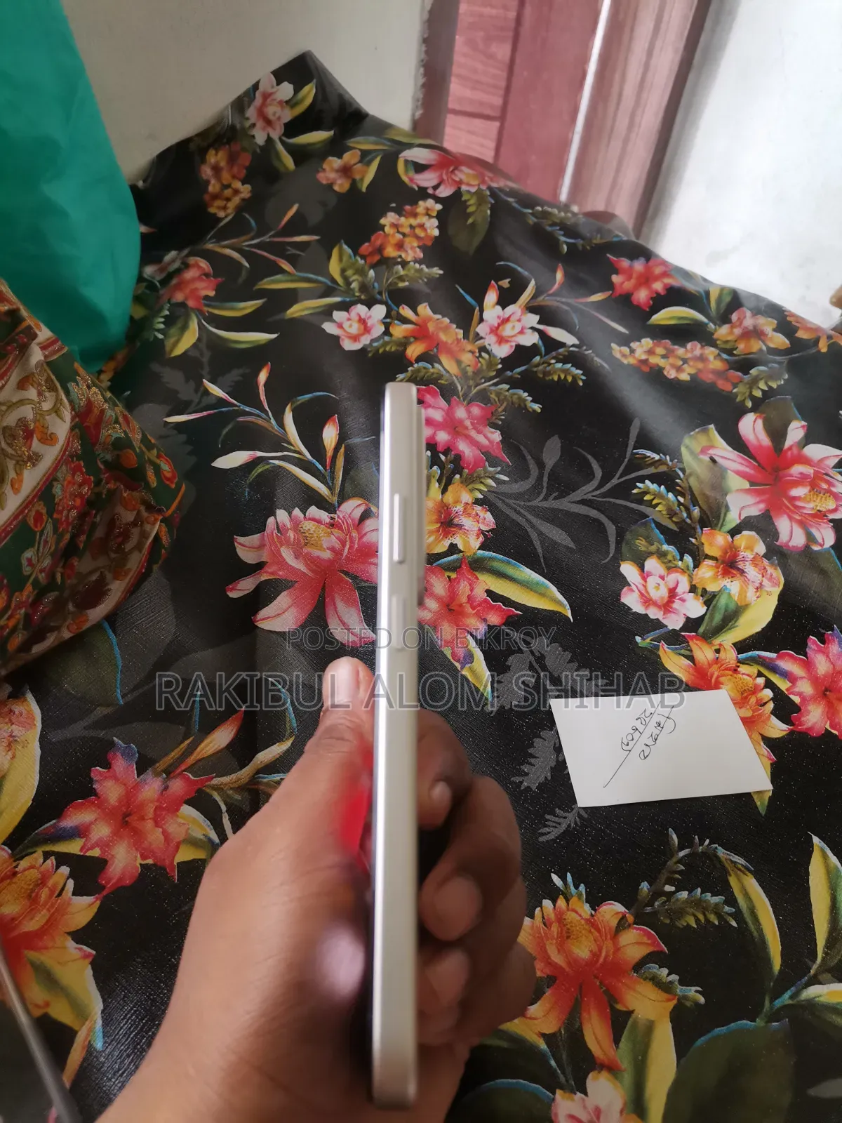 নতুন রিয়েলমি সি১০০আই ১২৮ জিবি হোয়াইট