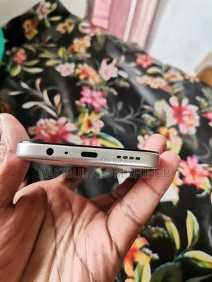 নতুন রিয়েলমি সি১০০আই ১২৮ জিবি হোয়াইট