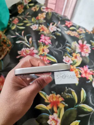 নতুন রিয়েলমি সি১০০আই ১২৮ জিবি হোয়াইট