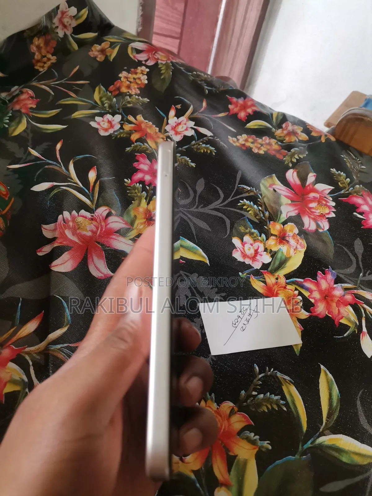 নতুন রিয়েলমি সি১০০আই ১২৮ জিবি হোয়াইট