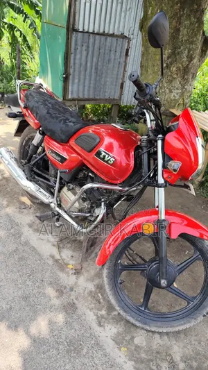 TVS Radeon ২০২০ লাল
