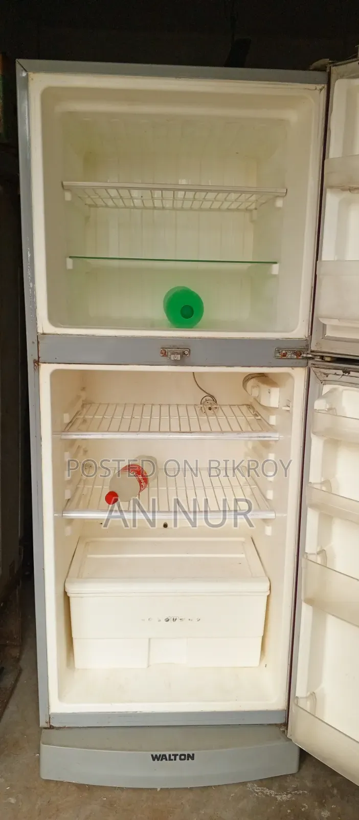 Walton Company Fridge for Sale.