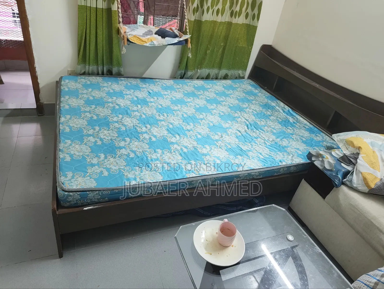 মেট্রেস সহ রিগাল ডাবল খাট