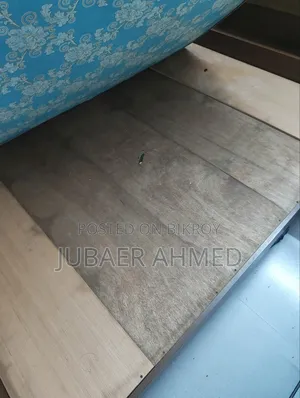 মেট্রেস সহ রিগাল ডাবল খাট