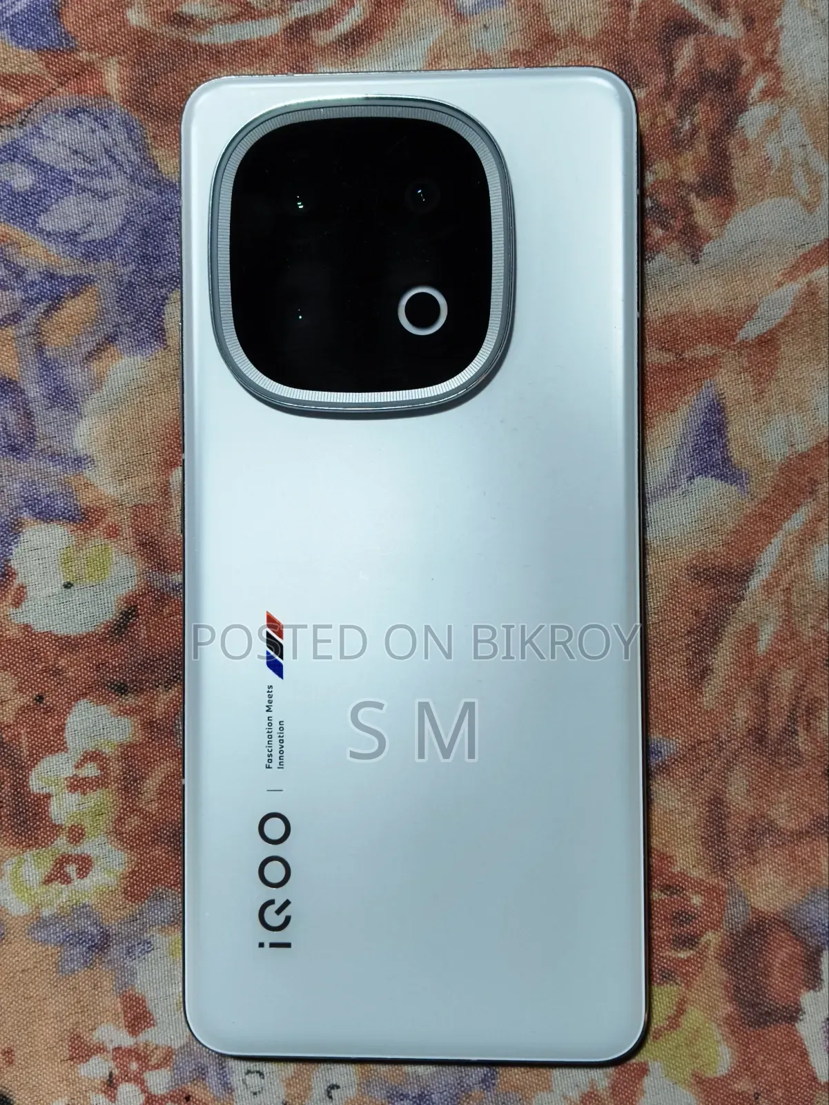 আইকিউওও ১৩ ২৫৬ জিবি সাদা