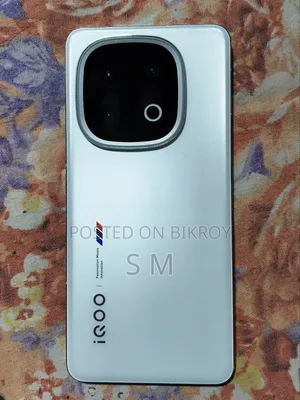 আইকিউওও ১৩ ২৫৬ জিবি সাদা