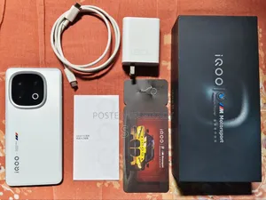 আইকিউওও ১৩ ২৫৬ জিবি সাদা