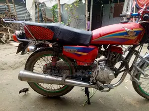 Honda XL 125 2015 Red