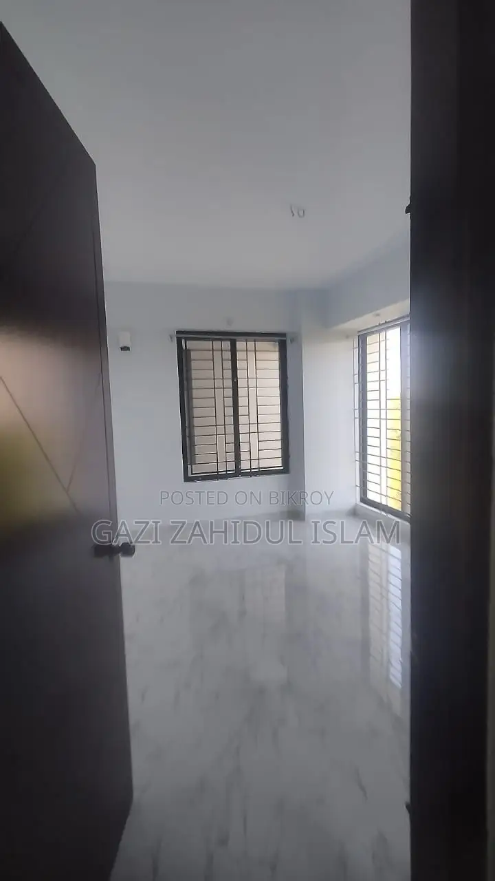 বায়েজিদের ইশাল গার্ডেনে ৪ বেডরুমের অ্যাপার্টমেন্ট ভাড়া দেওয়া হবে