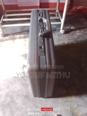 অফিস স্যুটকেস