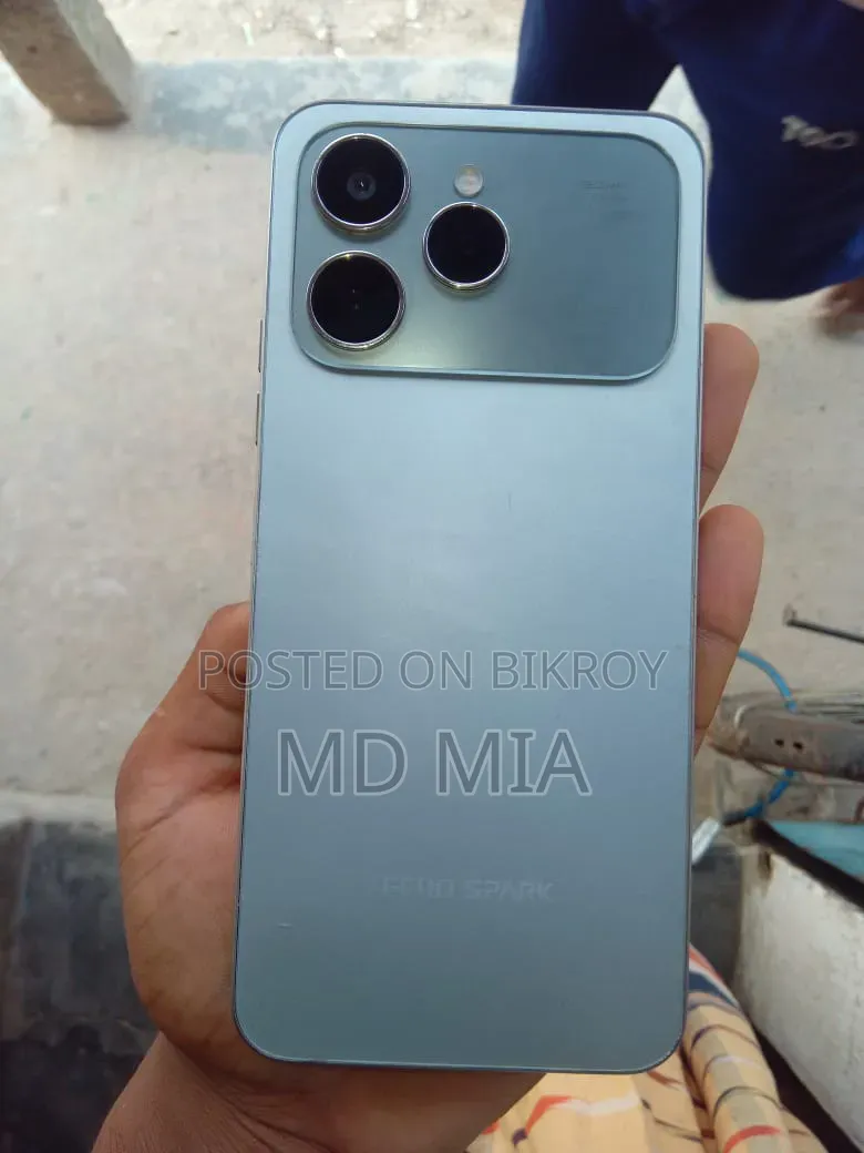 নতুন টেকনো স্পার্ক ৪০ ১২৮ জিবি সাদা
