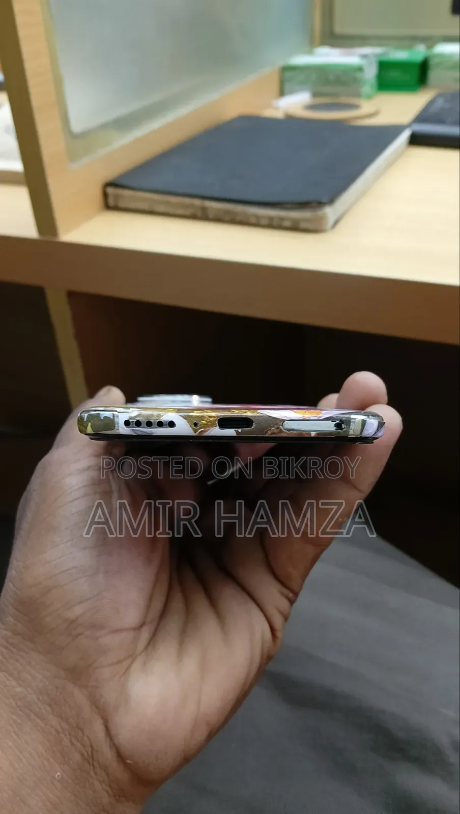 ভিভো টি৪আর ১২৮ জিবি হোয়াইট