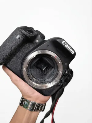 Canon EOS 700D Camera With 75-300mm Lens Combo