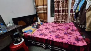 একটি লোহার খাট বিক্রয় হবে।