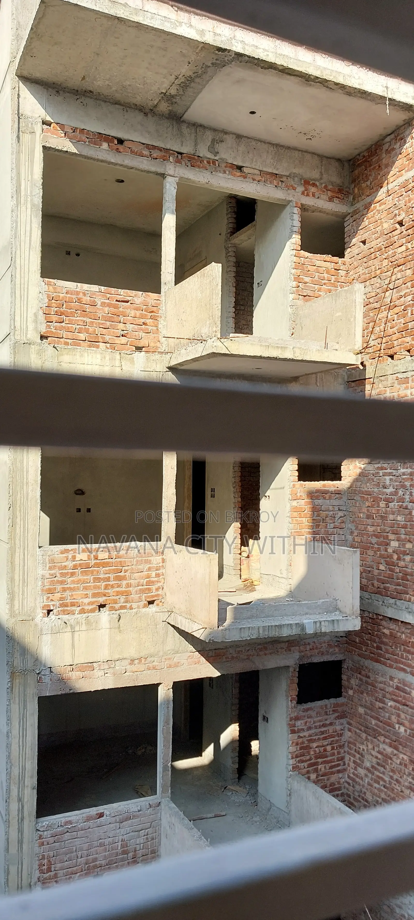মিরপুরের নাভানা-তে ৩-শয়নকক্ষ বিশিষ্ট কনডো বিক্রয়ের জন্য