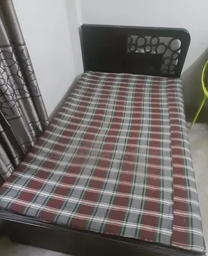 খাট বিক্রি হবে,মেট্রেস সহ,মালয়েশিয়ান উড