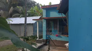 ফুলতলায় আসবাবপত্রসহ ৩ বেডরুমের বাড়ি বিক্রয়