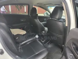 Honda Vezel 1.5 Hybrid 2WD 2014 Pearl