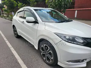 হোন্ডা ভেজেল ১.৫ হাইব্রিড টুডব্লিউডি ২০১৪ পার্ল