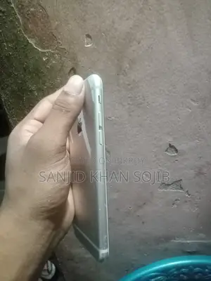 Apple iPhone 6s 64 GB White
