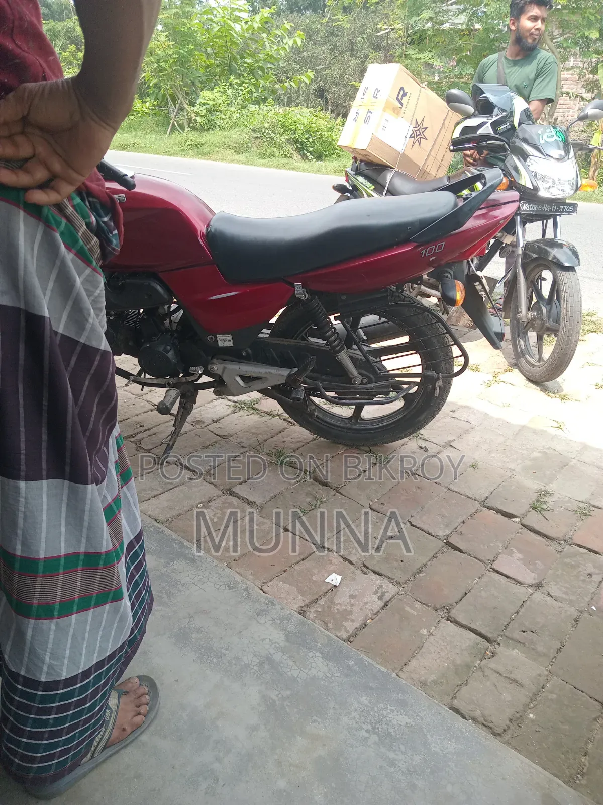 রানার বুলেট ১০০ ২০১৮ রেড