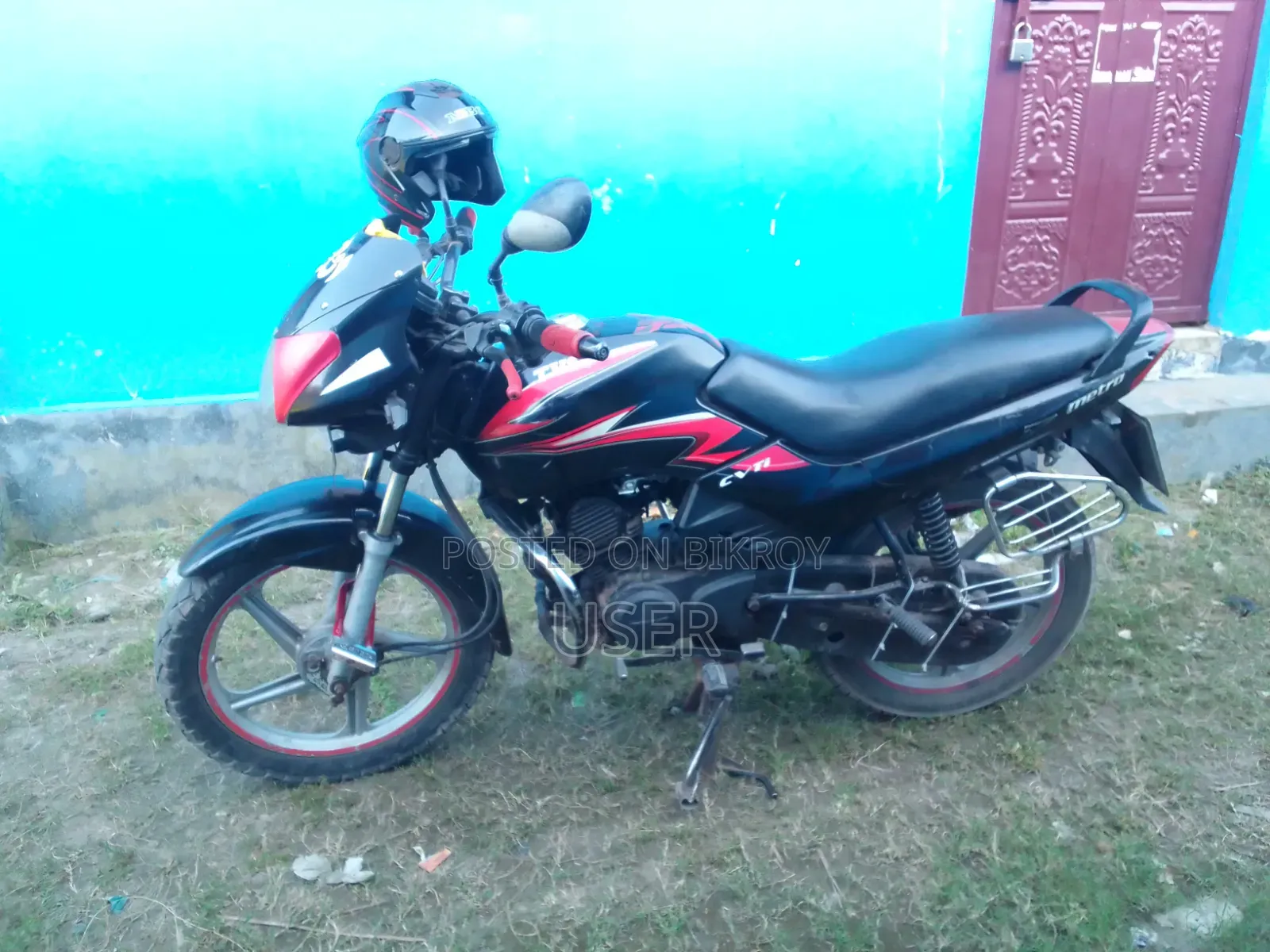 টিভিএস মেট্রো ২০১২ লাল