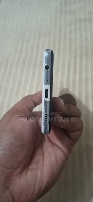 স্যামসাং গ্যালাক্সি এ৭২ ৫জি ১২৮ জিবি হোয়াইট