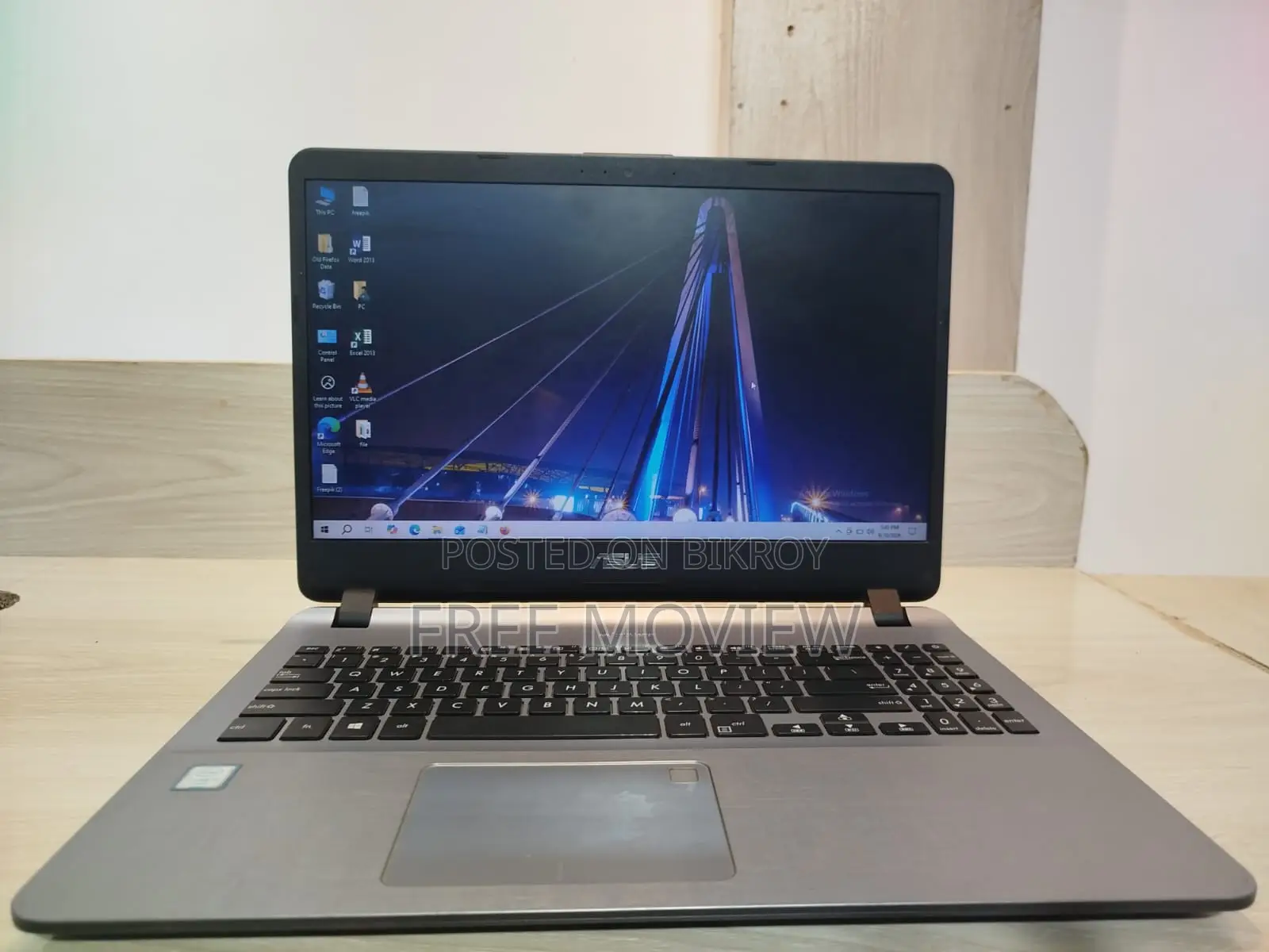 ল্যাপটপ আসুস ভিভুবুক ১৫ ৪জিবি ইন্টেল কোর আই৩ এইচডিডি ১টি