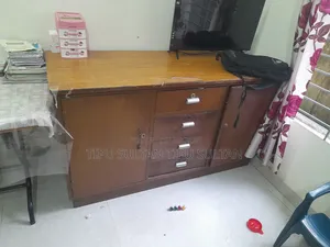 Tailor Cutting Table