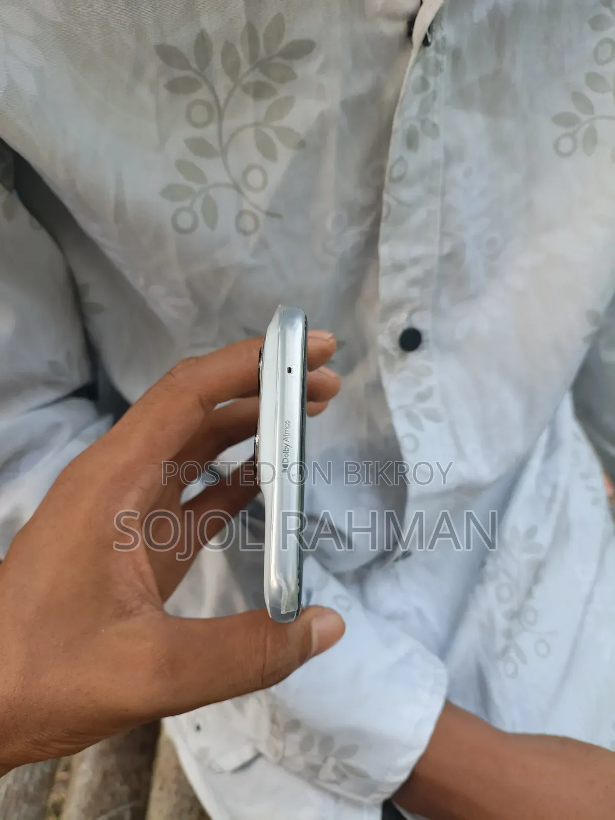 নতুন মোটো চলা এজ ৭০ ফিউশন ১২৮ জিবি সাদা