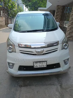 Toyota Noah 2013 White
