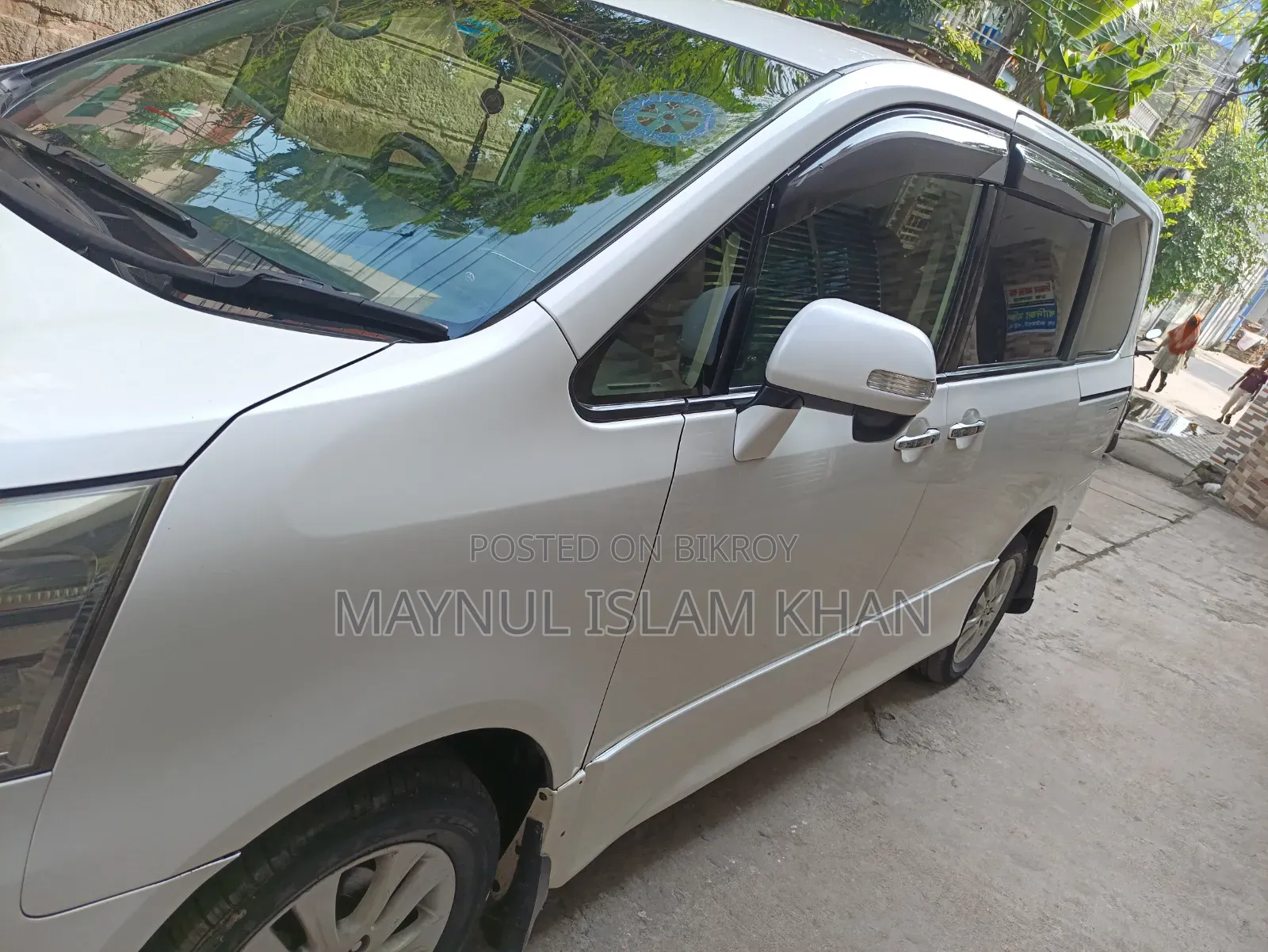 Toyota Noah 2013 Pearl