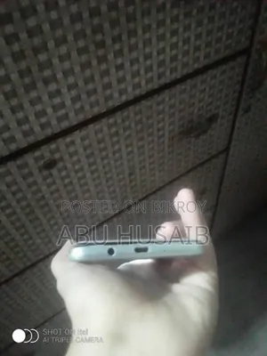 Samsung Galaxy J5 16 GB Yellow