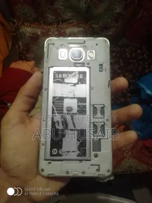 Samsung Galaxy J5 16 GB Yellow
