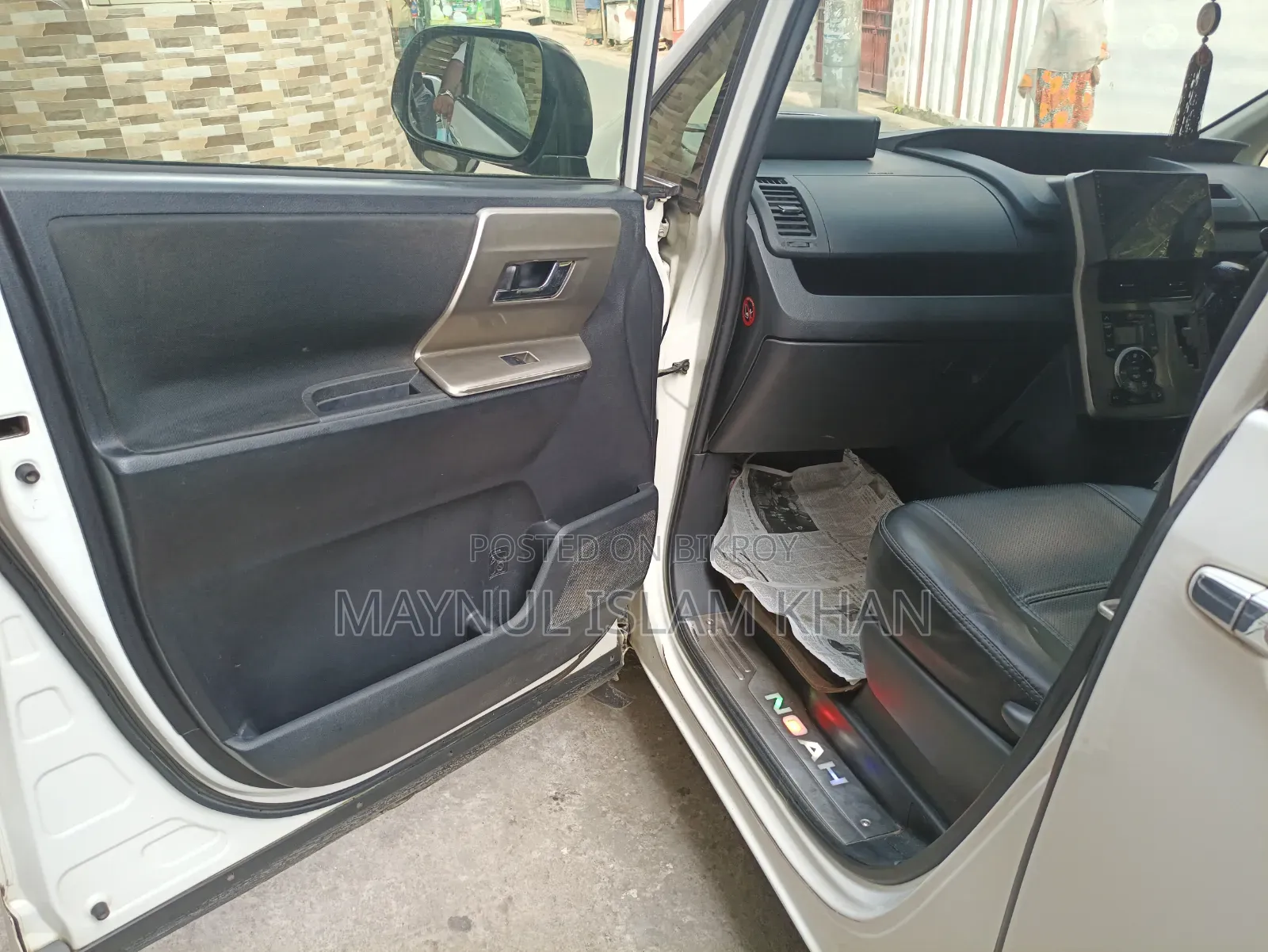 Toyota Noah 2013 Pearl