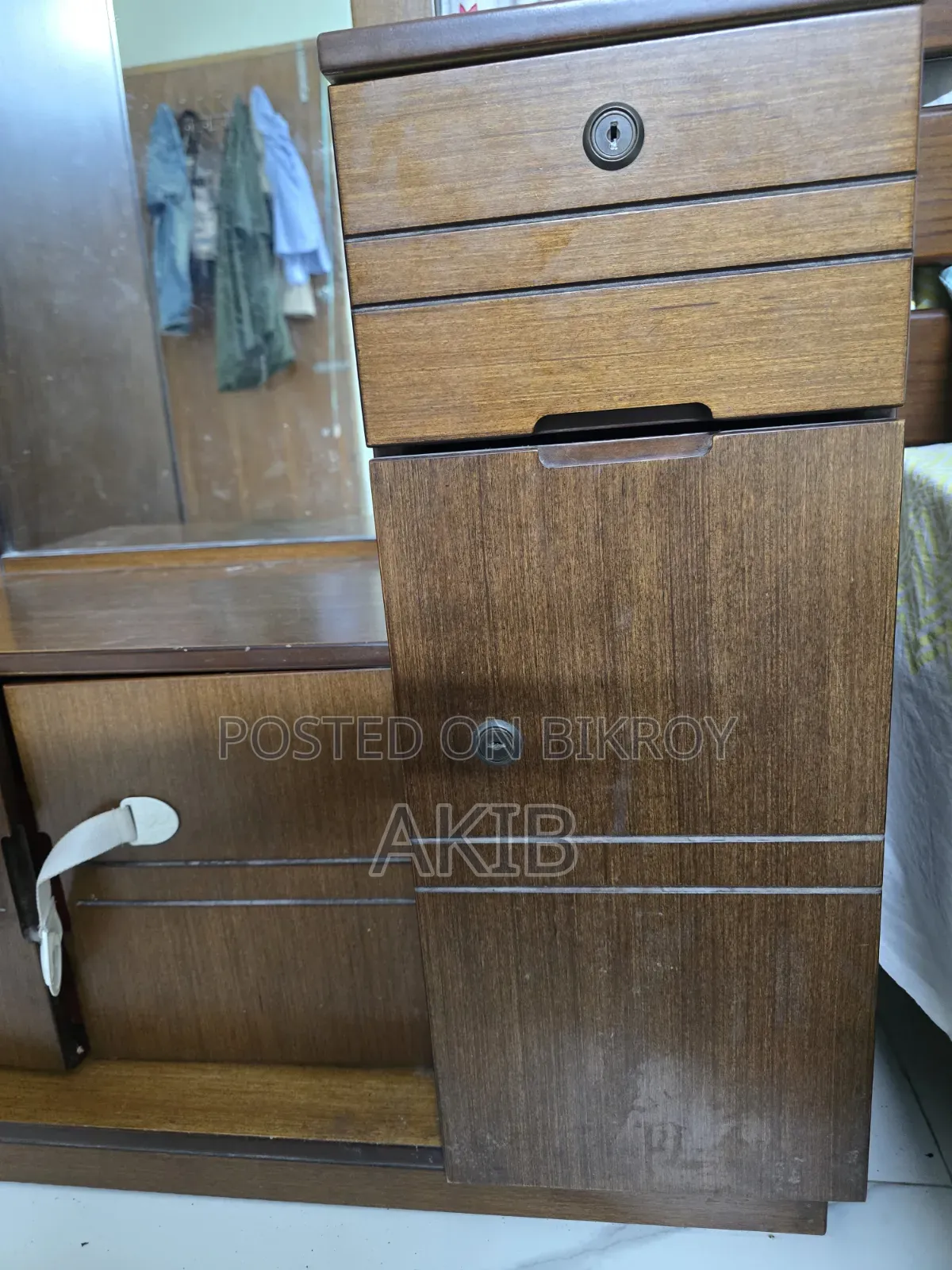 Hatil Dressing Table (chic 145)