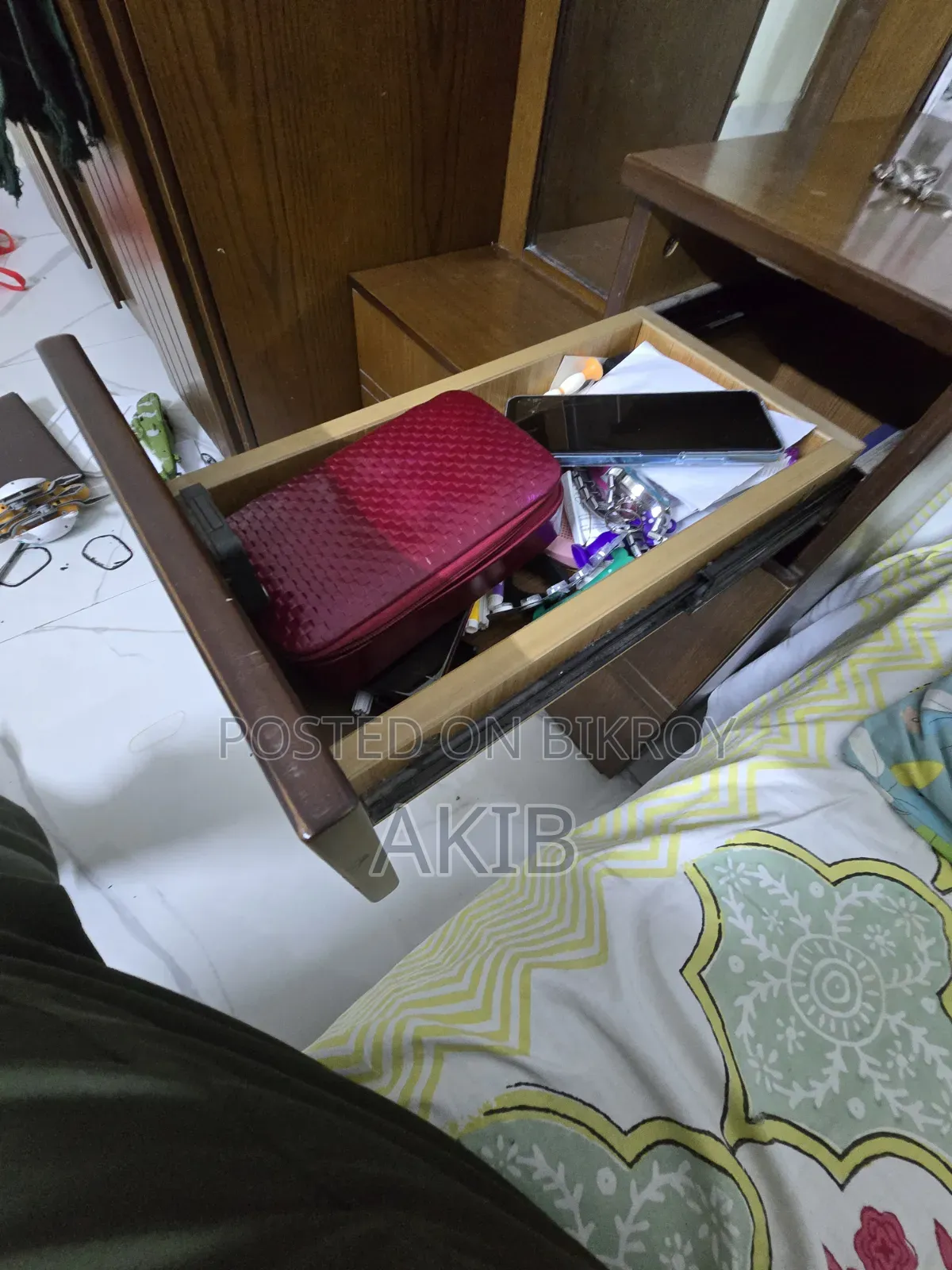 Hatil Dressing Table (chic 145)