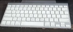 Apple iMac 21.5” | Original Apple Keyboard & Mouse Included