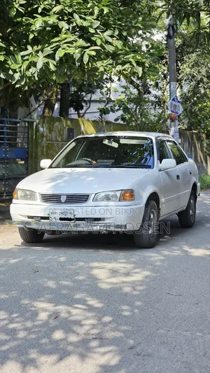 Toyota Corolla Automatic 1999 White