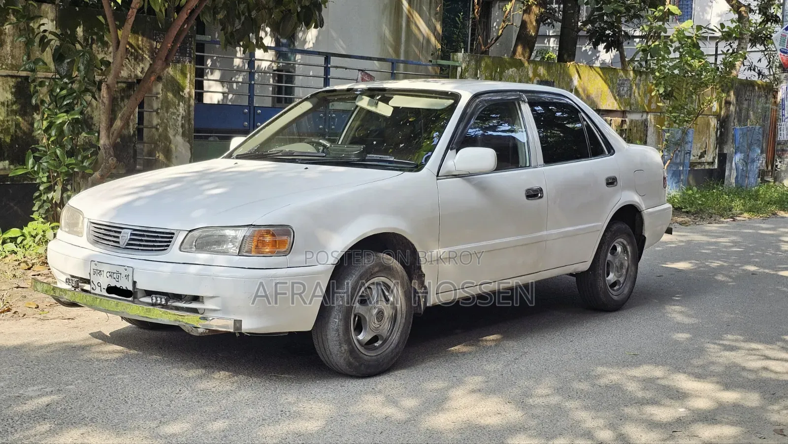 Toyota Corolla Automatic 1999 White