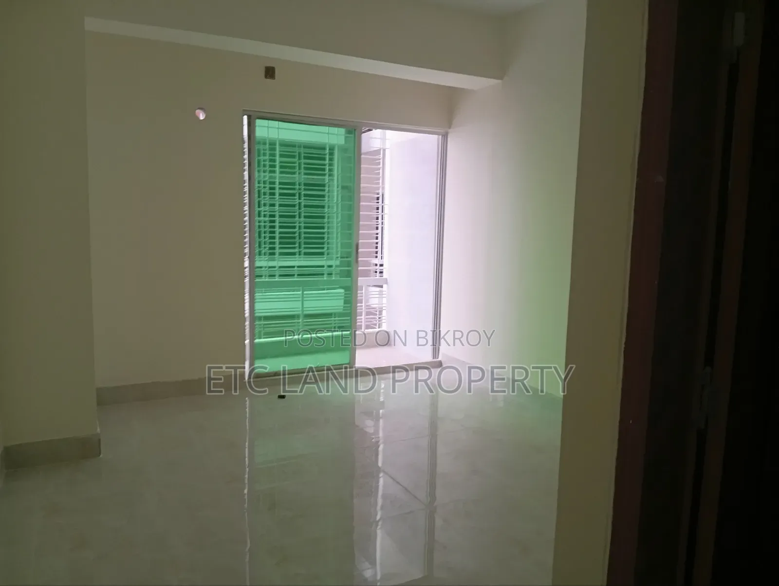 3-Bedroom Apartment in Amtola, 60 Feet, Mirpur for sale